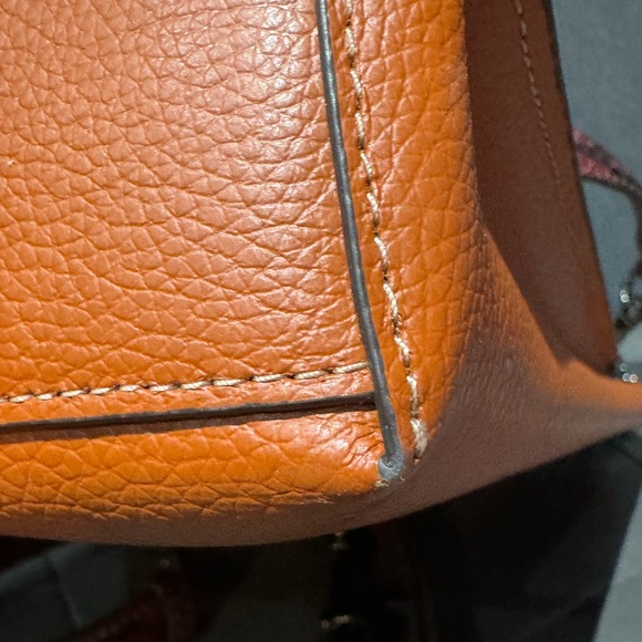 🌟SOLD!!🌟FIRM PRICE Coach Small Town Bucket Bag-2 way Bag.🧡Great Color 4 Fall🧡 - Picture 9 of 12